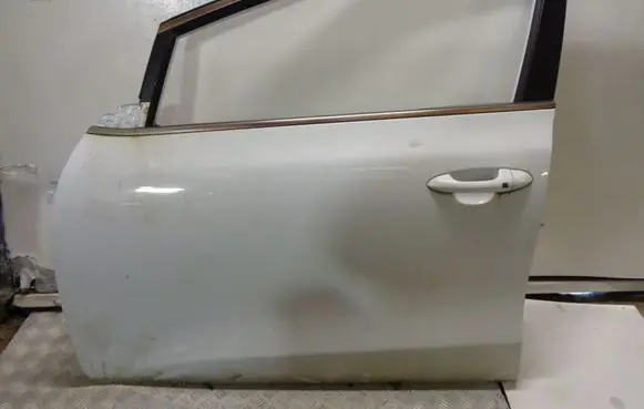 KIA Ceed Front door