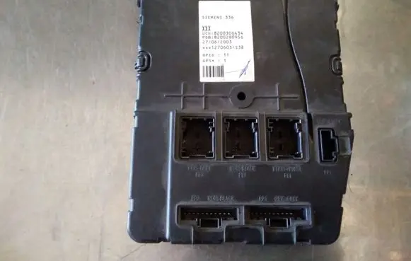 Renault Scenic II - Grand scenic II Comfort/convenience module 8200306434 S118400220C