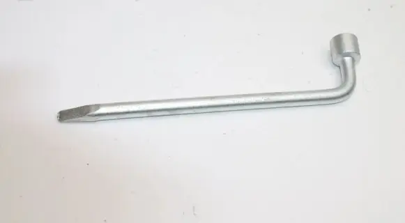 Subaru BRZ Wheel nut wrench 