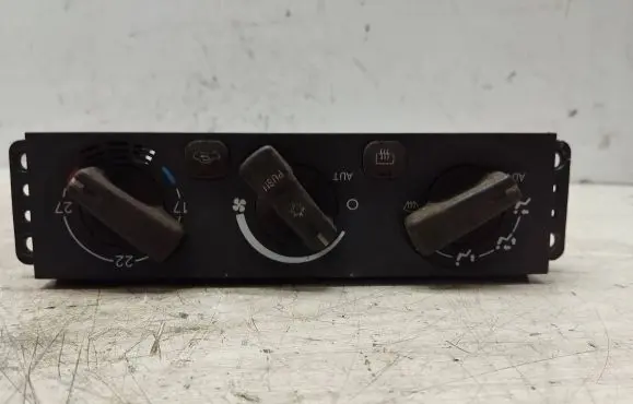Mitsubishi Carisma Climate control unit MR360474 CAB502A011