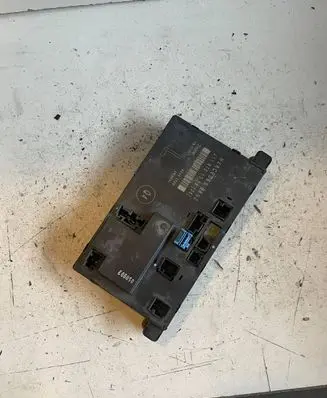 Mercedes-Benz E W211 Door control unit/module 2118701326