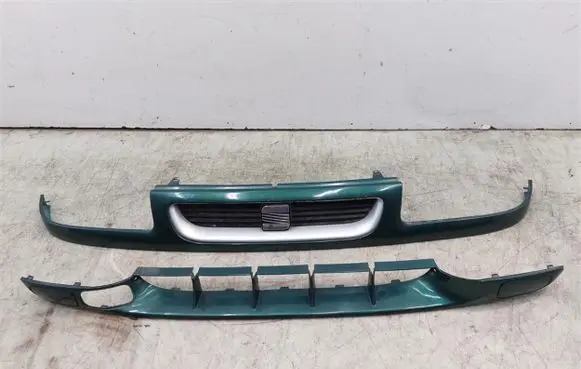 Seat Toledo IV (NH) Front bumper upper radiator grill