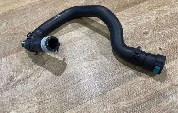 Land Rover Range Rover L405 Engine coolant pipe/hose JPLA18N252AB