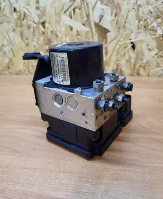 Volvo XC70 ABS Pump 30681619 10021204824