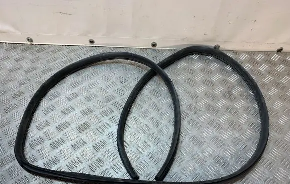 Subaru Forester SK Front door rubber seal