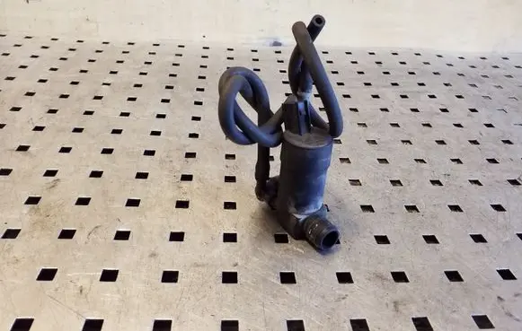 Volvo XC90 Windscreen/windshield washer pump