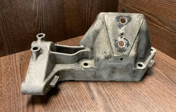 Iveco Daily 3rd gen Engine mounting bracket 500376601