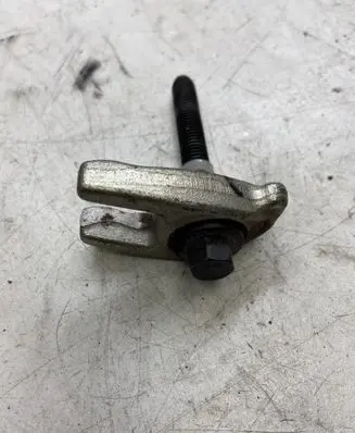 Dacia Sandero Fuel Injector clamp holder
