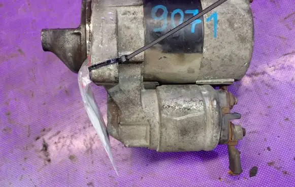 Nissan Almera Tino Starter motor 233009f66a
