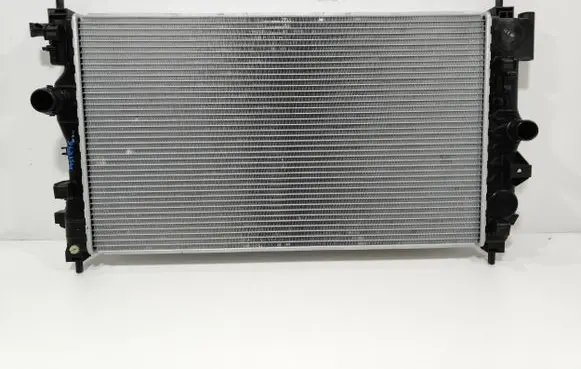 Opel Zafira C Coolant radiator 39074664