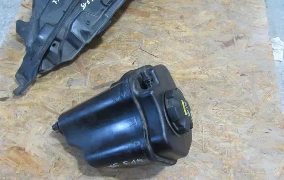 BMW X5 F15 Coolant expansion tank/reservoir 13177647290 10834110 PA66GF30