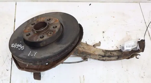 Volkswagen Touareg I Front wheel hub spindle knuckle