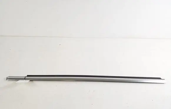 Mercedes-Benz GLK (X204) Front door glass trim molding A2047252265