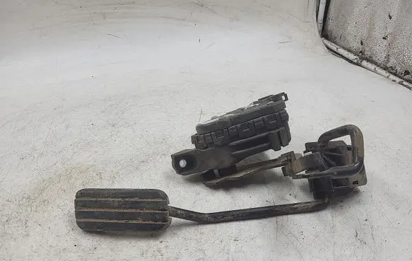 Renault Kangoo I Accelerator throttle pedal 8200089851