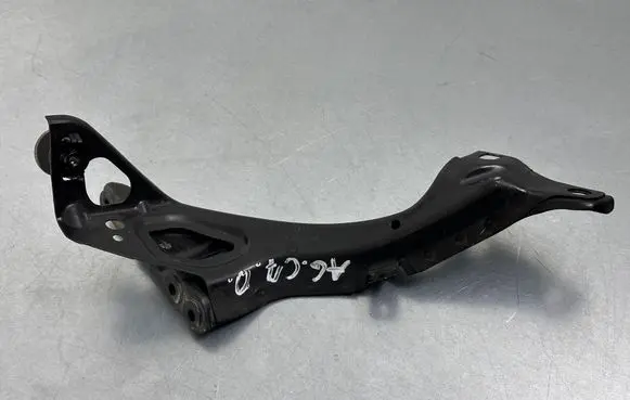 Audi A6 S6 C7 4G Fender mounting bracket 4G0821136A