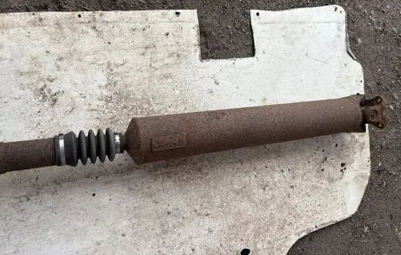 Toyota Hilux (AN10, AN20, AN30) Rear driveshaft/prop shaft