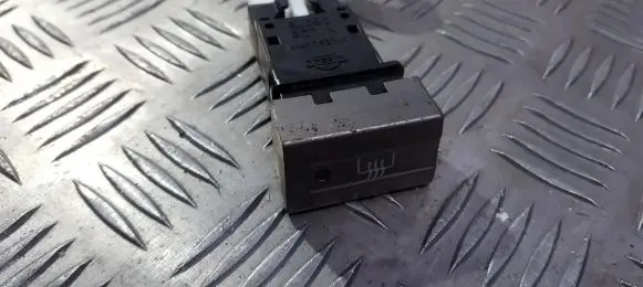 Nissan X-Trail T30 Windscreen/window heater switch 06016