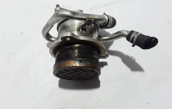 Dacia Duster II EGR valve cooler 147358604R