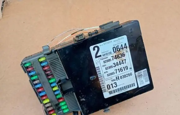 Renault Laguna II Gateway control module