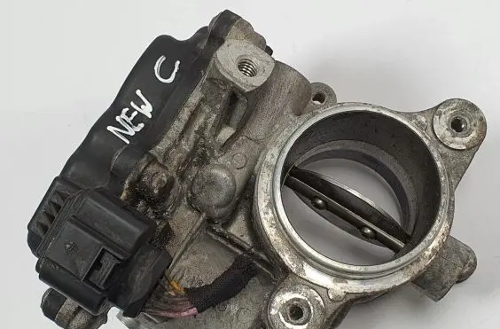 Volkswagen New Beetle Throttle body valve 04L128059AA