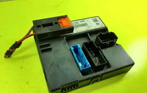 Audi A6 S6 C6 4F Comfort/convenience module 4F0907289F 23112005 4F0910289F