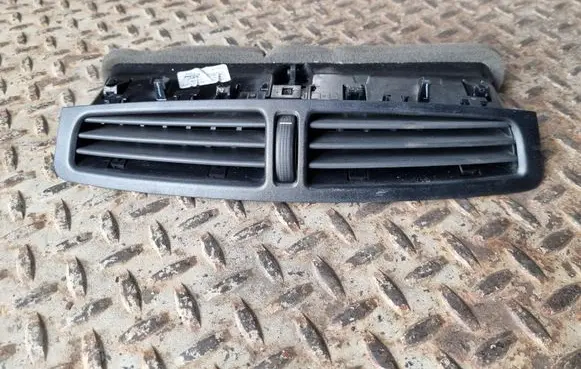 Ford Kuga II Dash center air vent grill AM51R01815ADW