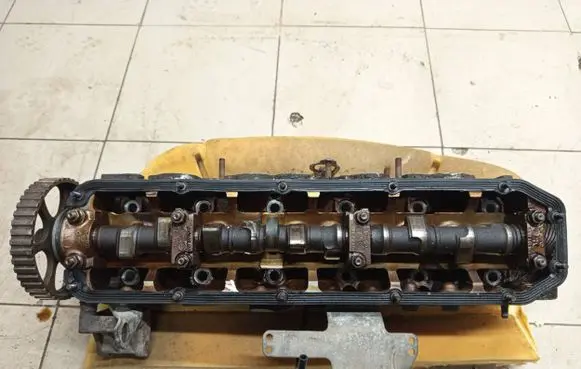 Audi 100 200 5000 C2 Engine head 034103373P