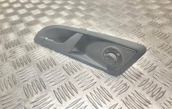Skoda Octavia Mk2 (1Z) Front door interior handle 1Z0837247