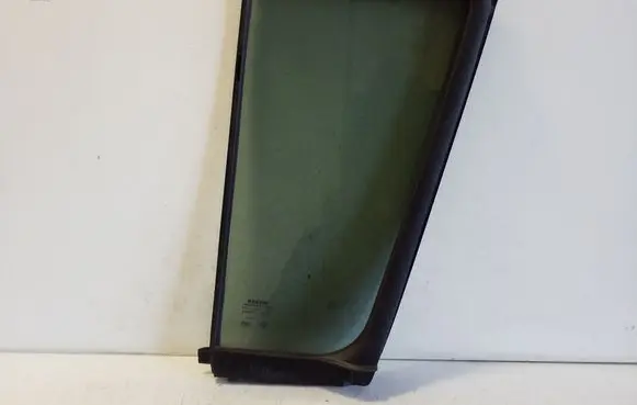Nissan Pathfinder R51 Rear vent window glass E943R004524