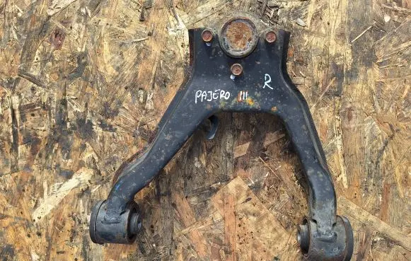 Mitsubishi Pajero Front upper control arm/wishbone 