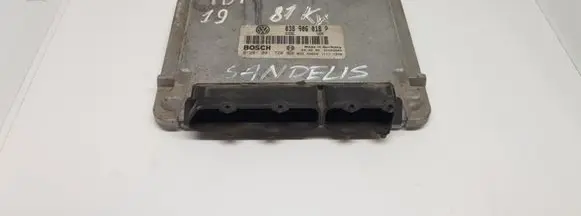 Volkswagen PASSAT B5 Engine control unit/module 038906018P 0281001720