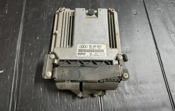 Audi A4 S4 B7 8E 8H Engine control unit/module 8E1910018E 1039S06283 0261S01037