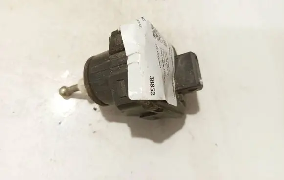 Volkswagen Golf III Headlight level adjustment motor 00728202 007282-02