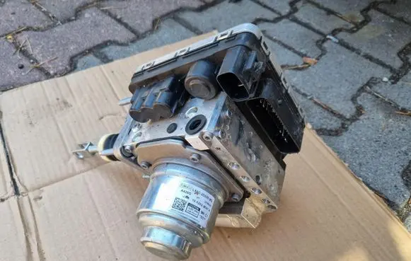 Ford Kuga III ABS Pump LX6C-2D335-MS