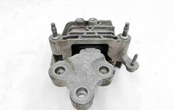Chrysler Pacifica Engine mount bracket P68224742AD