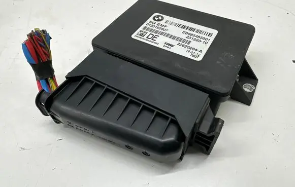 BMW 6 F12 F13 Hand brake control module 32620264