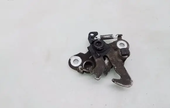 Engine bonnet/hood lock/catch