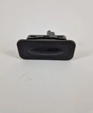 Renault Captur Tailgate opening switch 8200076256