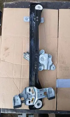 Chevrolet Trax Front door window regulator with motor 98820SUV10