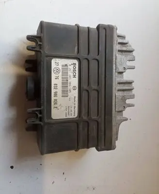 Volkswagen Golf III Engine control unit/module 032906026E 0261203304 26SA3087