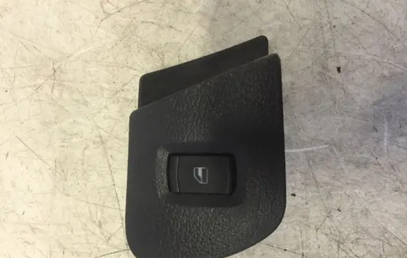 Skoda Octavia Mk1 (1U) Electric window control switch 1U1867186