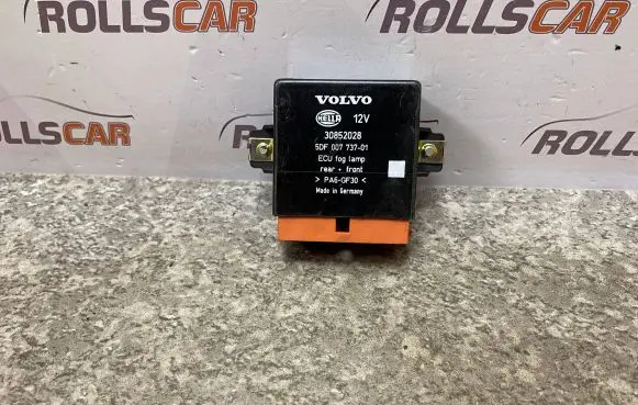 Volvo S40, V40 Other relay 30852028 5DF00773701