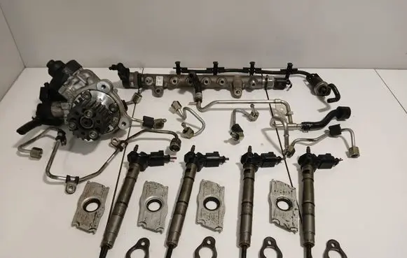 Volkswagen PASSAT CC Fuel injection system set 0445010507 03L130755