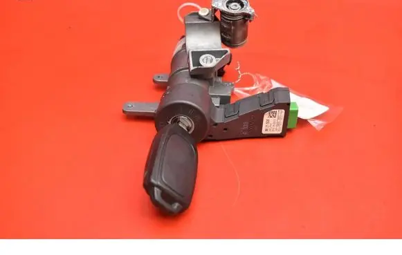 Volvo XC90 Ignition lock 8626324