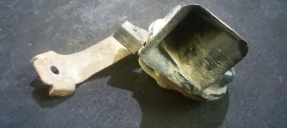 BMW 5 E39 Horn signal 703881157