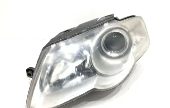 Volkswagen PASSAT B6 Headlight/headlamp 3C0941005J