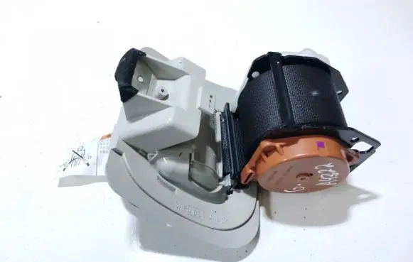 Subaru Legacy Middle seatbelt (rear) 7103109yh