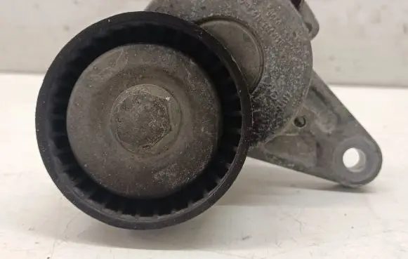 Audi TT TTS RS Mk3 8S Generator/alternator belt tensioner 04L903315A