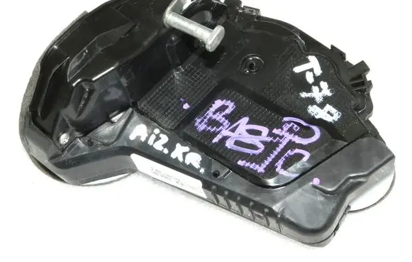 Toyota Yaris XP210 Rear door lock 69060K0040