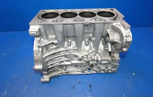 Volvo XC60 Engine block 31430770